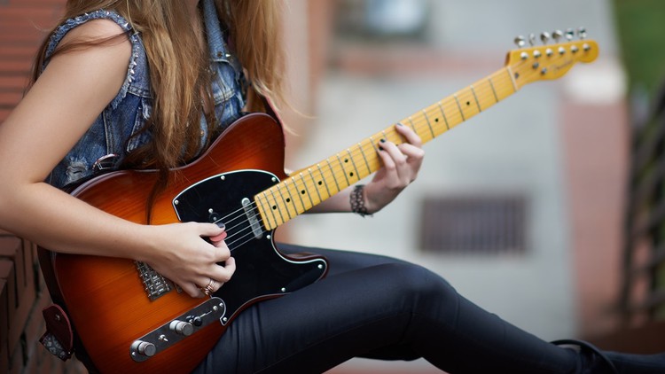 Read more about the article Guitar Outside for Beginners
