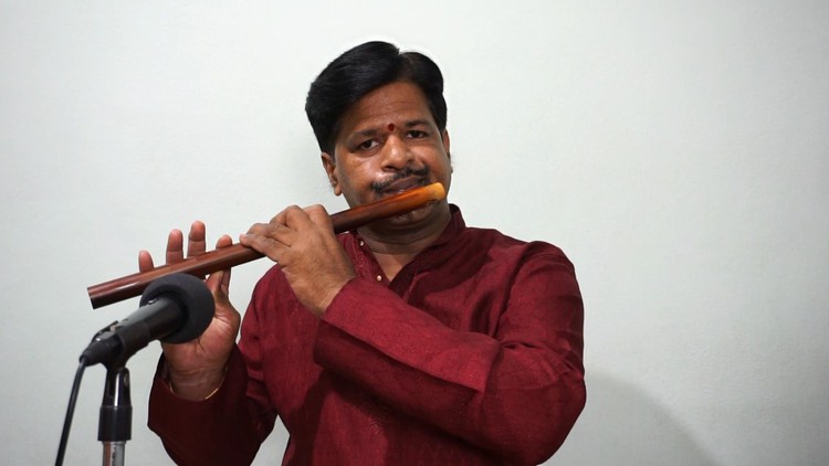 Read more about the article Learn Carnatic Flute | Intermediate Level | Varnams Vol – 15