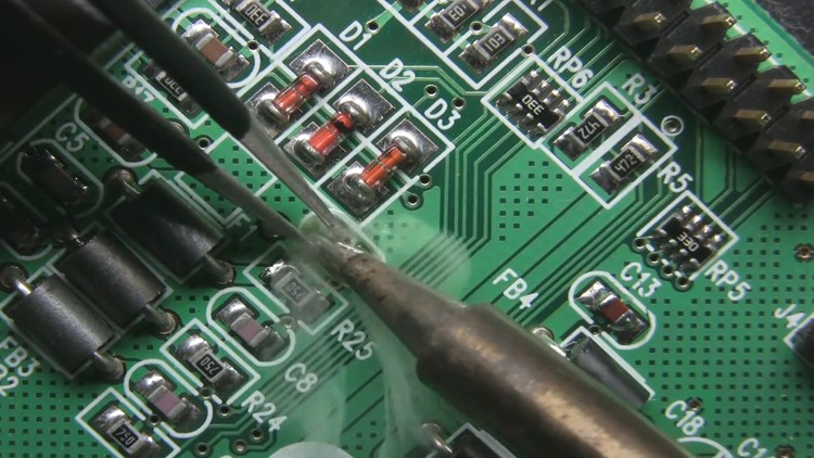 Read more about the article Learning Soldering: Electronics & Surface Mount Components