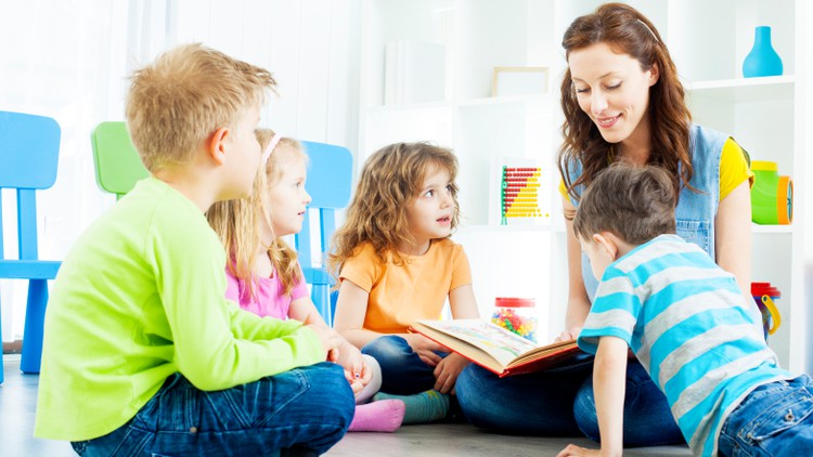 Read more about the article Story telling for Early Childhood Period – Montessori way