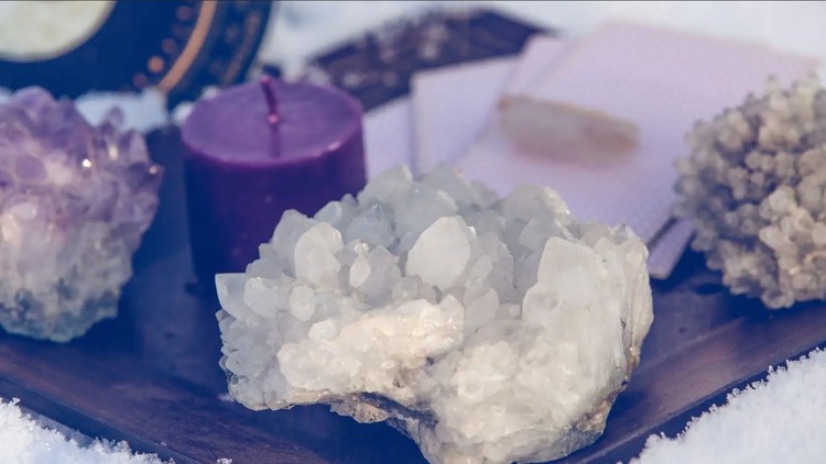 Read more about the article Crystal Magic Made Easy