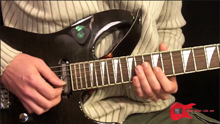 Read more about the article Licks, Licks, Licks For Beginner Guitar Players
