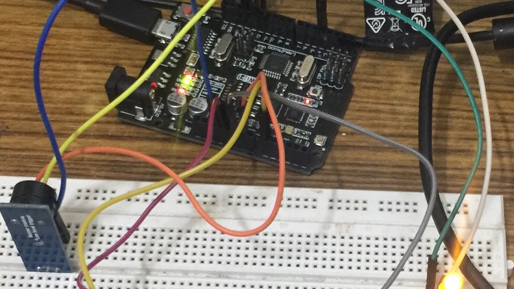 Read more about the article Create a motion detector using arduino