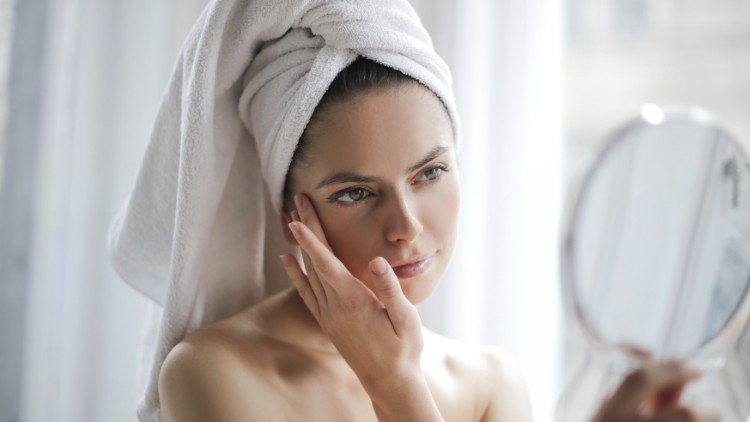 Read more about the article Anti-Aging Hacks Discover How To Stay Youthful