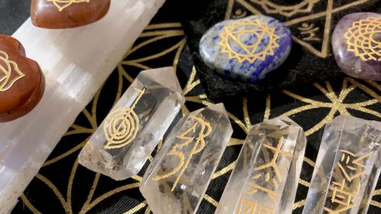 Read more about the article Simple & Easy Crystals For Reiki