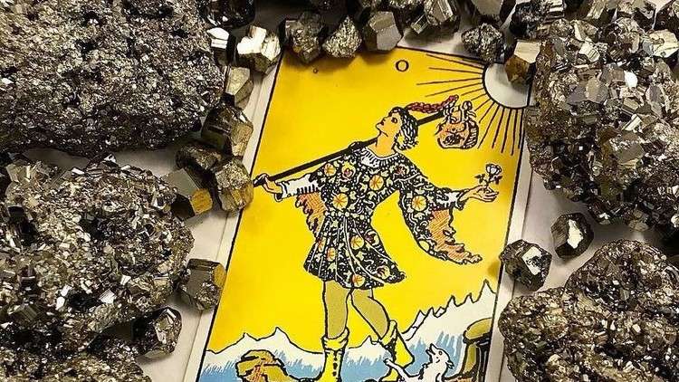 Read more about the article Deep Dive Tarot: The Fool