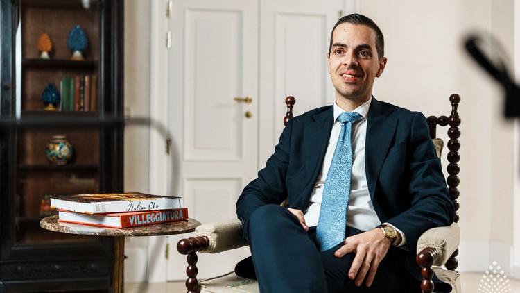 Read more about the article دورة التدريب على الاستقبال الفندقي: ماجستير الضيافة