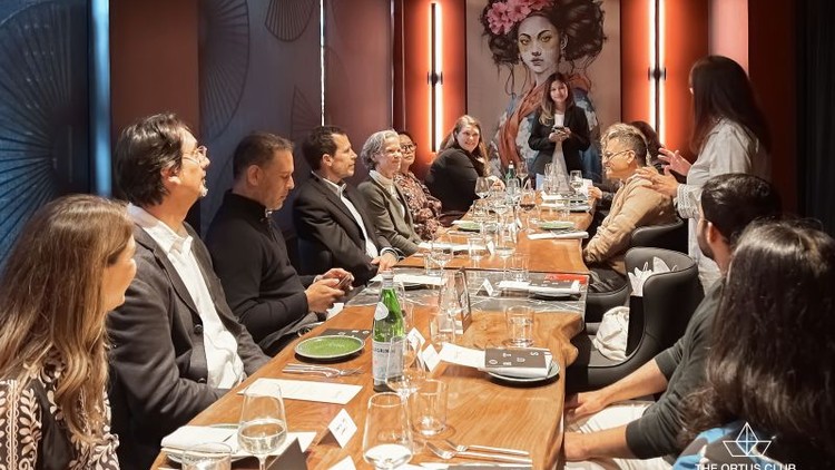 Read more about the article Masterclass in Moderating Executive-Level Discussions